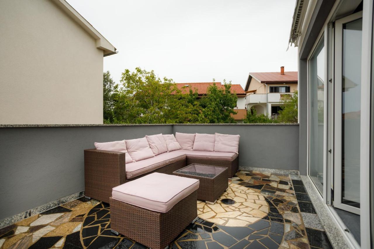 Apartments Lacic Krk Town Exteriér fotografie